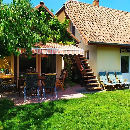 Ametiszt Wellness Apartmanhaz Siofok