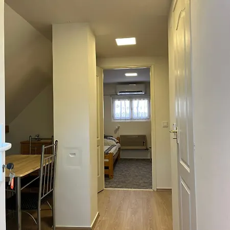 Ametiszt Wellness Apartmanhaz Siófok