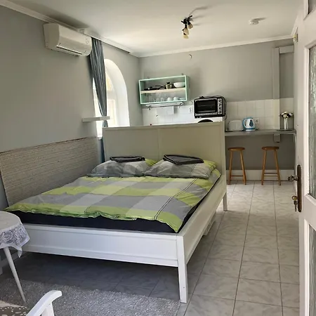 Ametiszt Wellness Apartmanhaz * Siófok